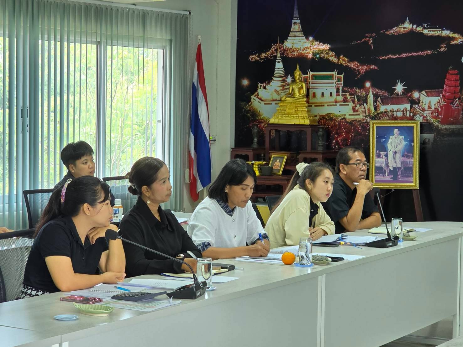 title - ปฏิรูปที่ดินจังหวัดเพชรบุรี พร้อมด้วย เจ้าหน้าที่ ส.ป.ก.เพชรบุรี ประชุมสรุปผลการติดตามแนวทางการแก้ไขปัญหาโครงการแก้ไขปัญหาที่ดินทำกินของเกษตรกรสภาประชาชน 4 ภาค ร่วมกับเจ้าหน้าที่ 3 สำนักของสำนักงานการปฏิรูปที่ดินเพื่ือเกษตรกรรม ได้แก่ สำนักกฎหมาย สำนักจัดการปฏิรูปที่ดิน และสำนักจัดการแผนที่และสารบบที่ดิน